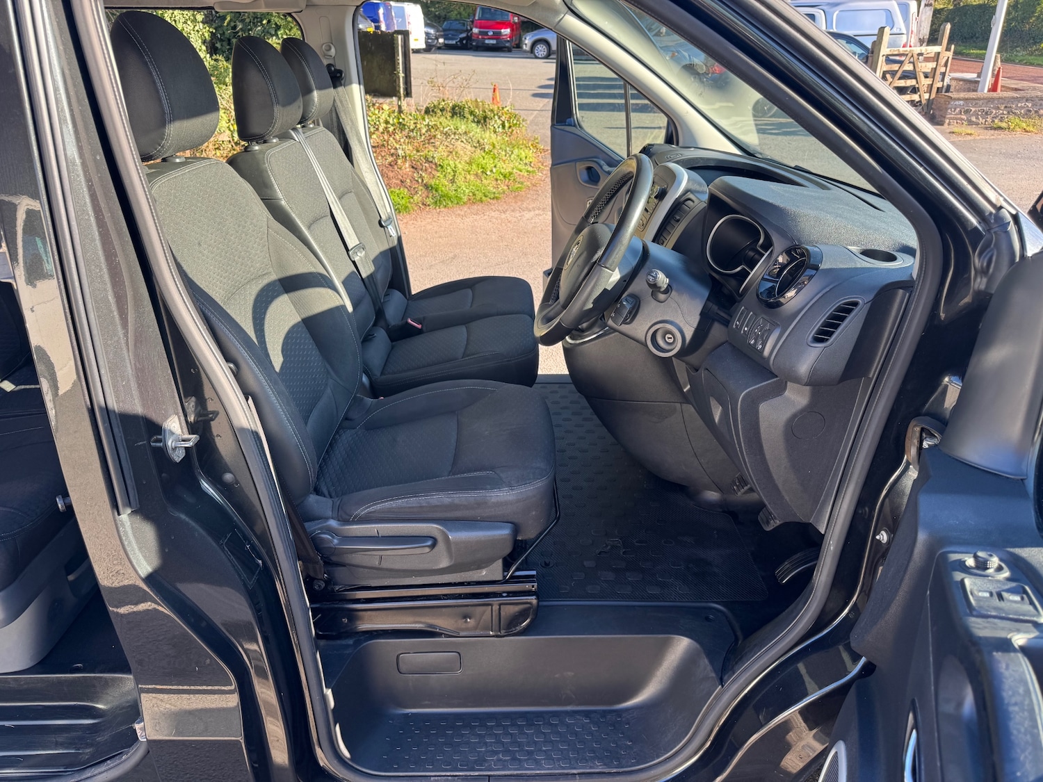 Used Vauxhall Vivaro 2015 for sale - 75988203: Photo 18