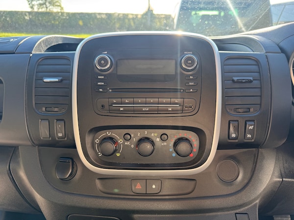 Used Vauxhall Vivaro 2015 for sale - 75988203: Photo 20