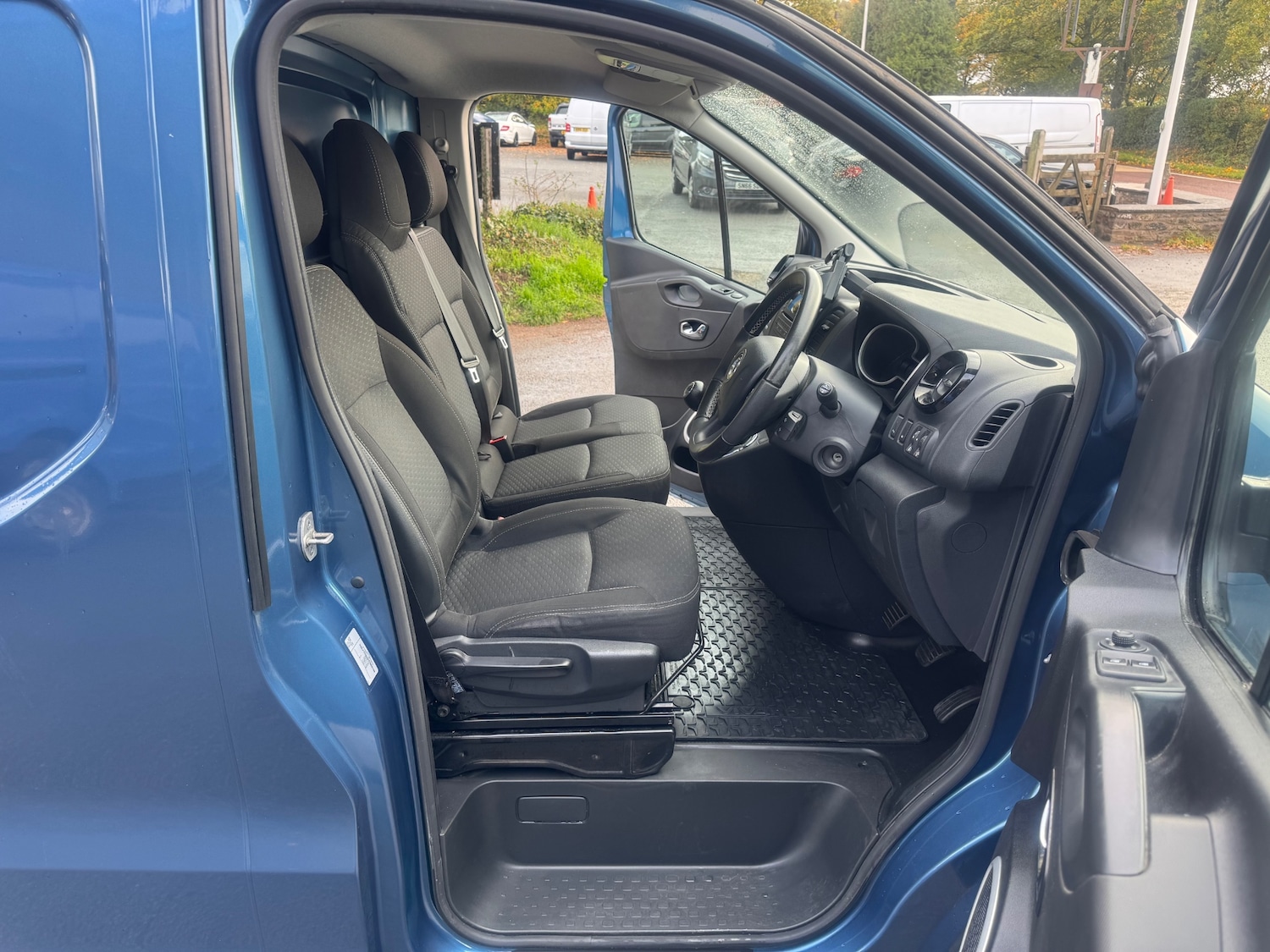 Used Vauxhall Vivaro 2017 for sale - 76231053: Photo 9