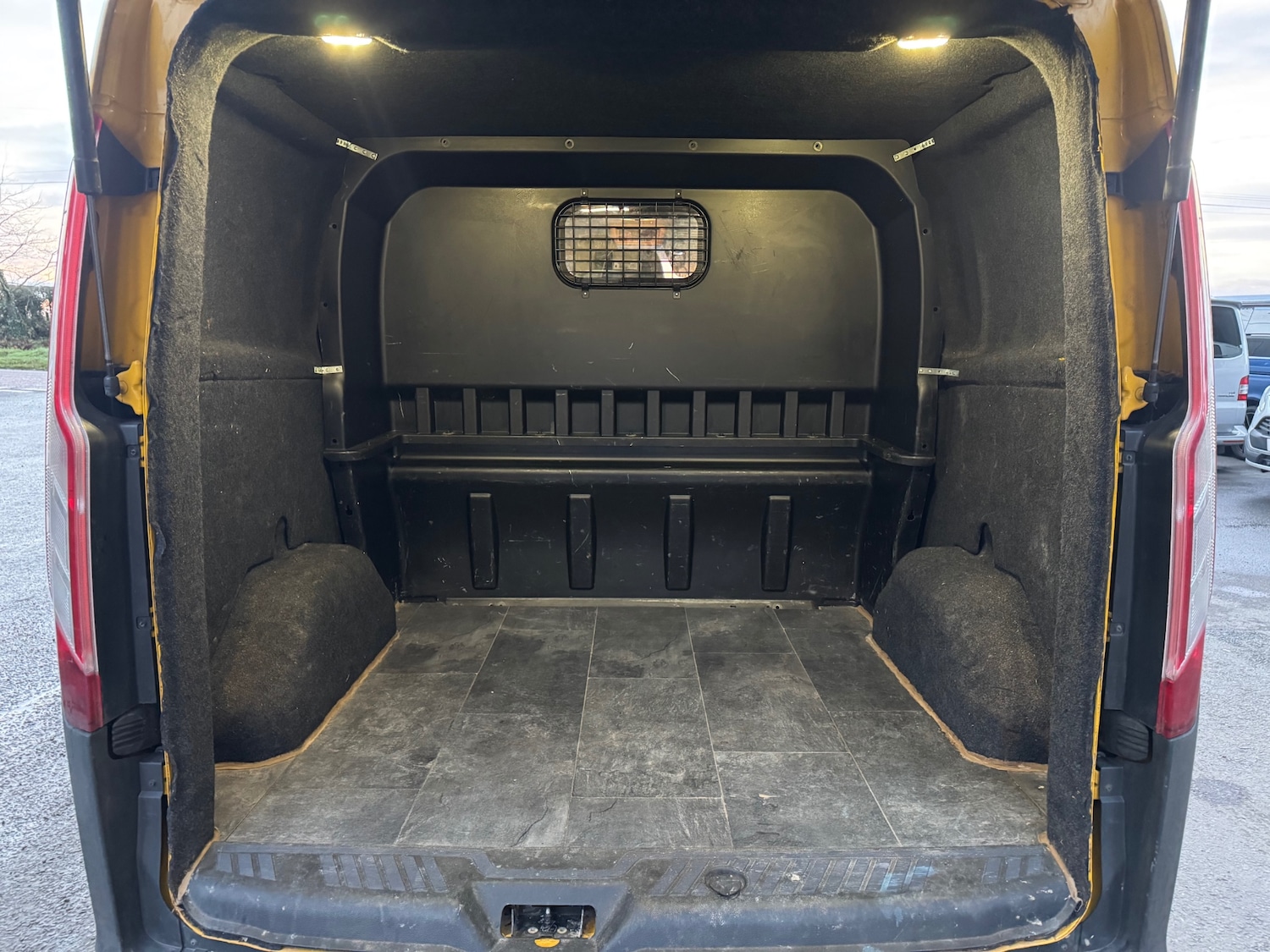 Used Ford Transit Custom 2015 for sale - 76935460: Photo 11