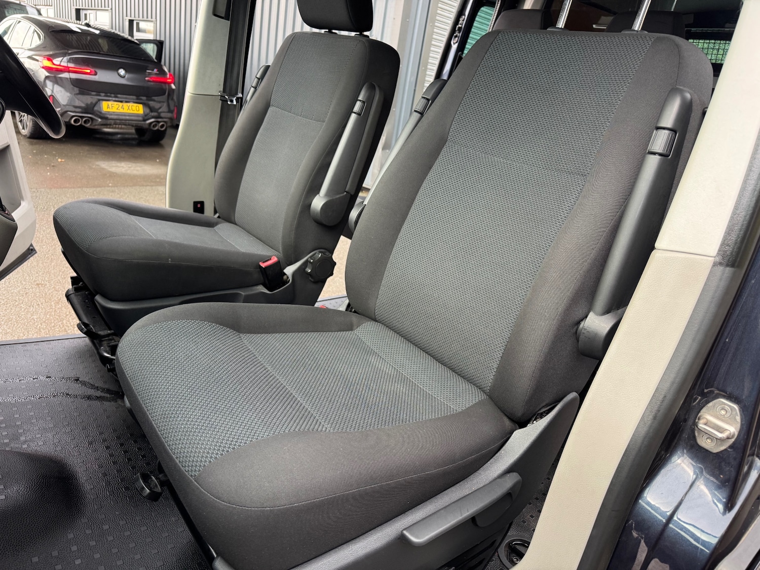 Used Volkswagen Transporter 2018 for sale - 76821999: Photo 11