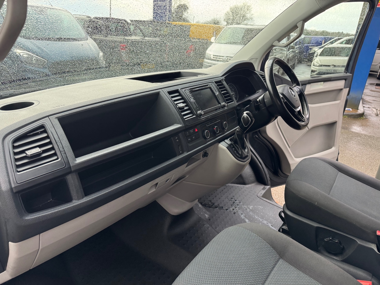 Used Volkswagen Transporter 2018 for sale - 76821999: Photo 12