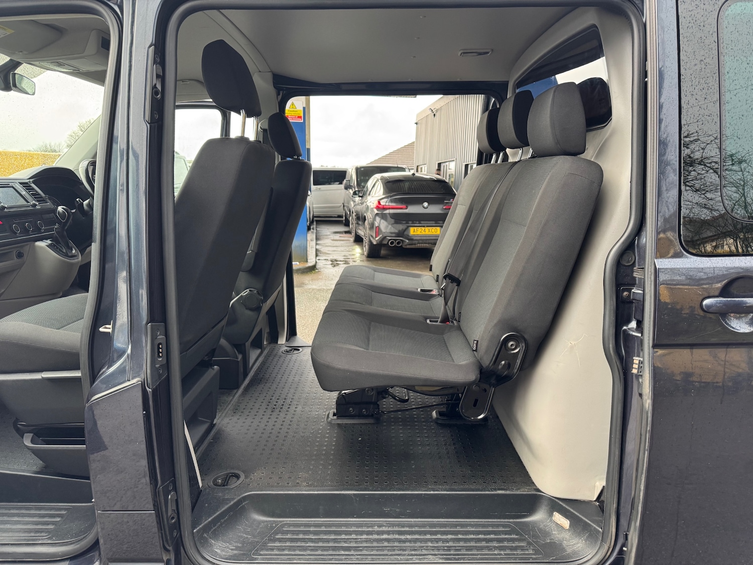 Used Volkswagen Transporter 2018 for sale - 76821999: Photo 14