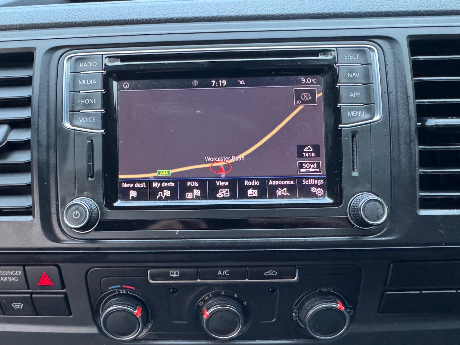 Used Volkswagen Transporter 2018 for sale - 76821999: Photo 22