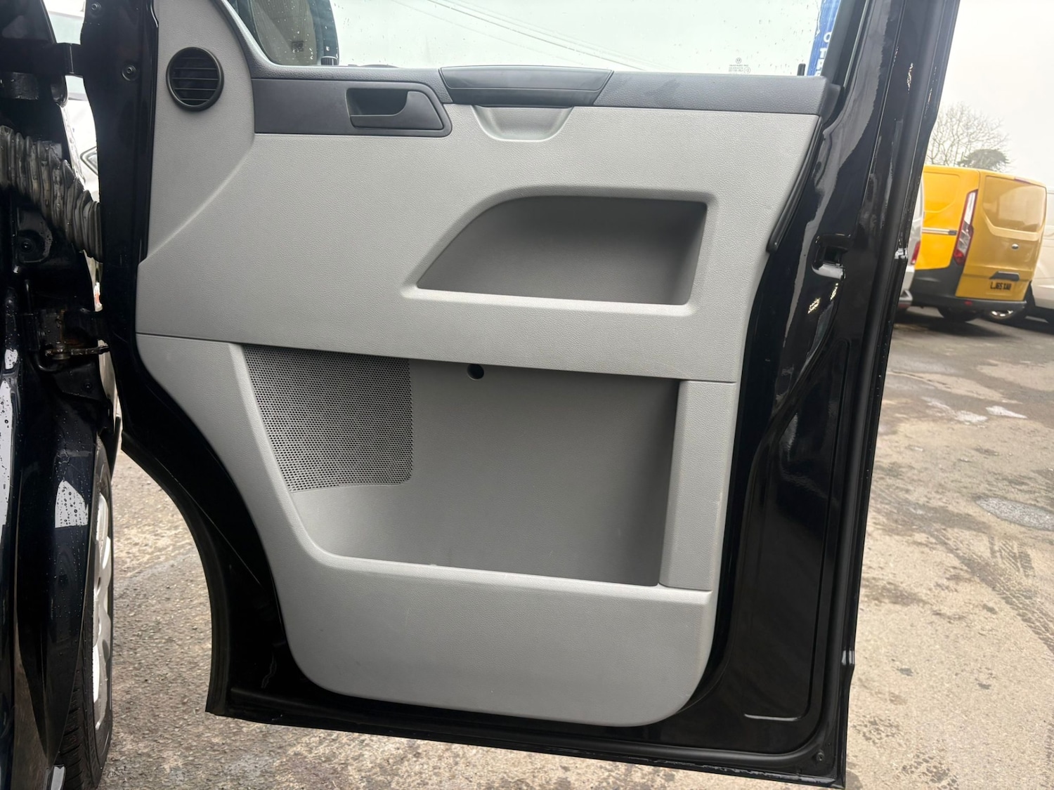 Used Volkswagen Transporter 2010 for sale - 77002296: Photo 11