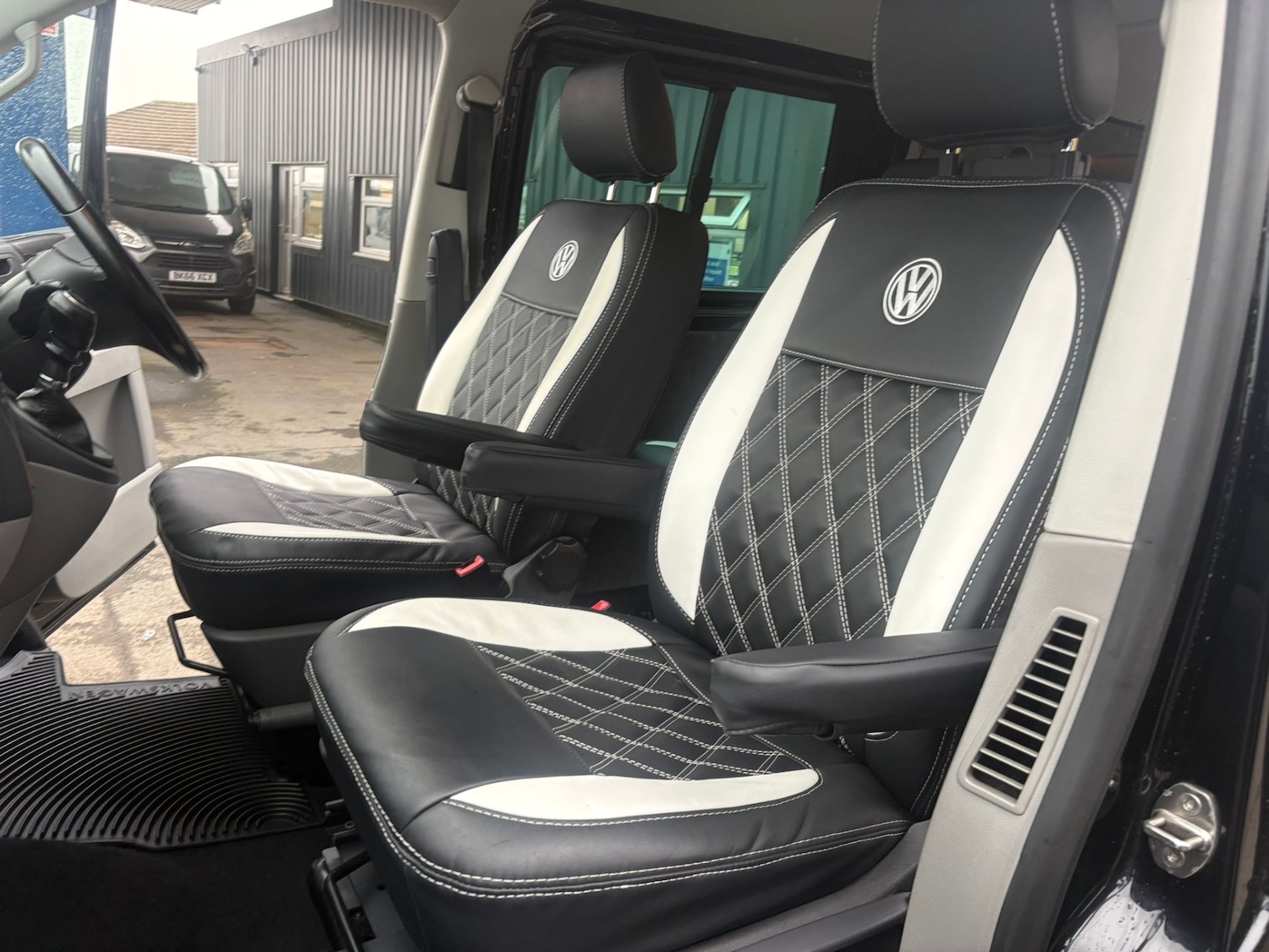 Used Volkswagen Transporter 2010 for sale - 77002296: Photo 15