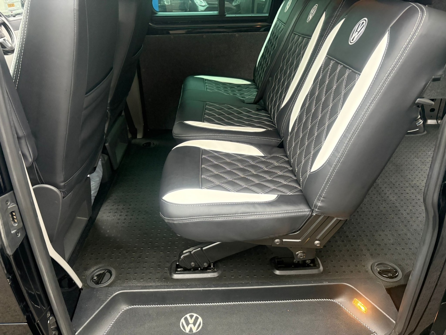 Used Volkswagen Transporter 2010 for sale - 77002296: Photo 20