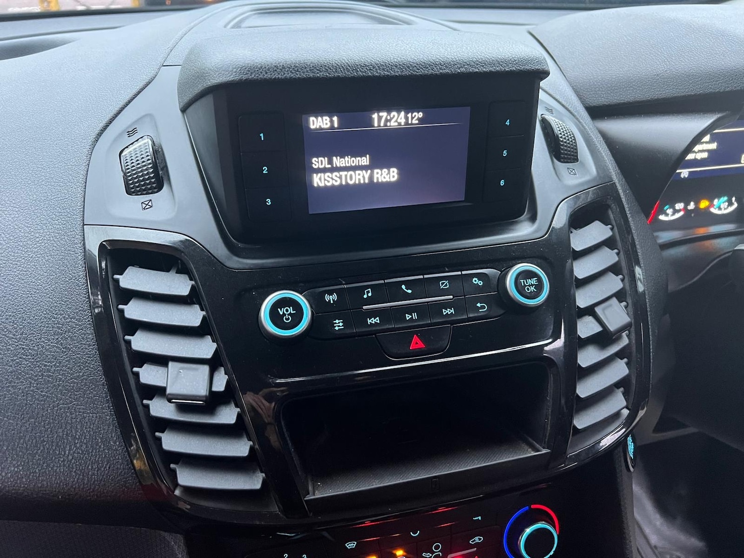 Used Ford Transit Connect 2020 for sale - 76455580: Photo 17