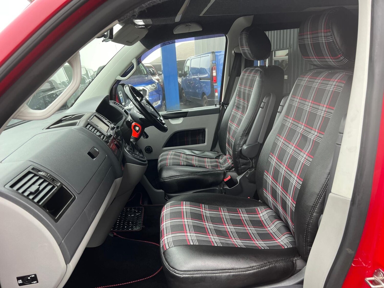 Used Volkswagen Transporter 2010 for sale - 77801948: Photo 10