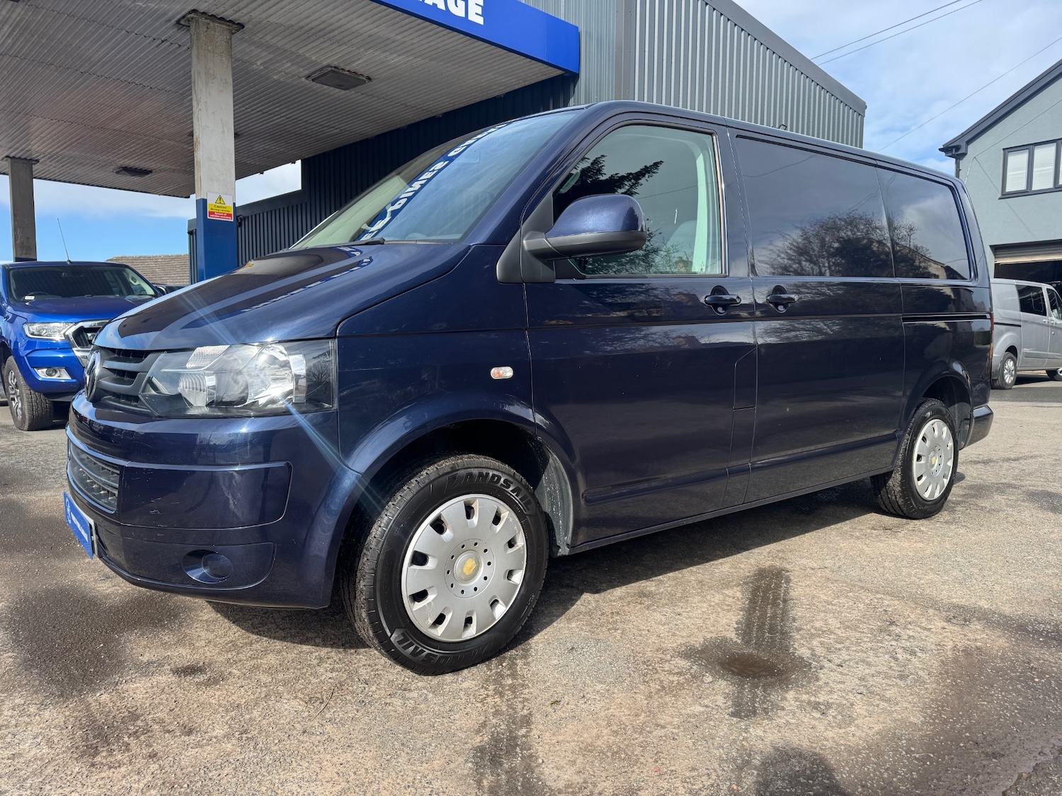 Used Volkswagen Transporter 2014 for sale - 77437973: Photo 2