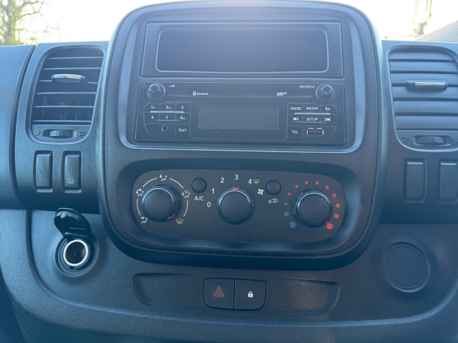 Used Vauxhall Vivaro 2015 for sale - 77107887: Photo 15