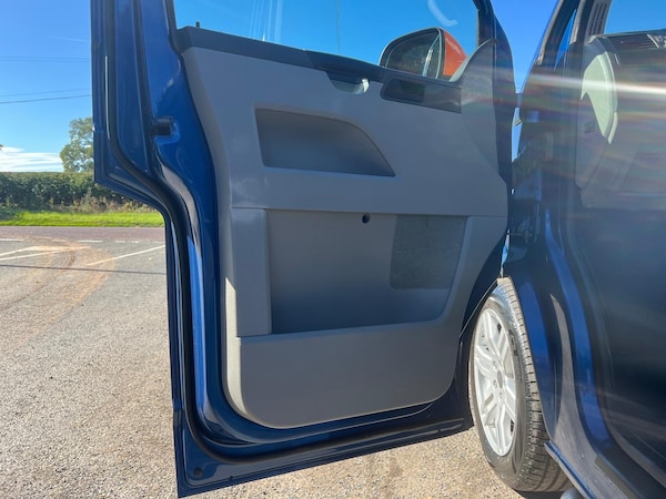 Used Volkswagen Transporter 2015 for sale - 76025950: Photo 9