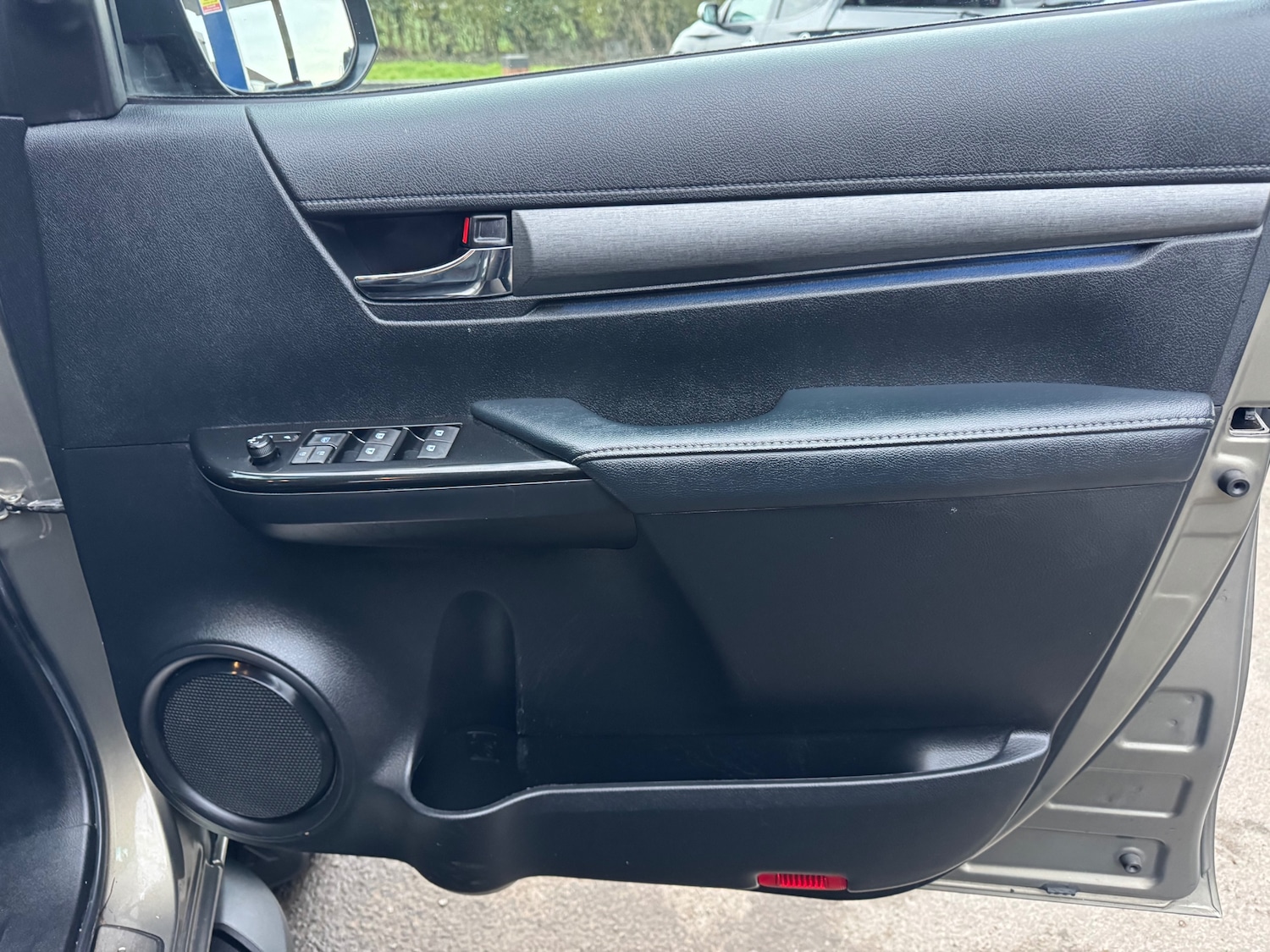 Used Toyota Hilux 2022 for sale - 77285793: Photo 24