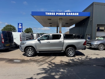 Used Toyota Hilux 2018 for sale - 79100168: Photo