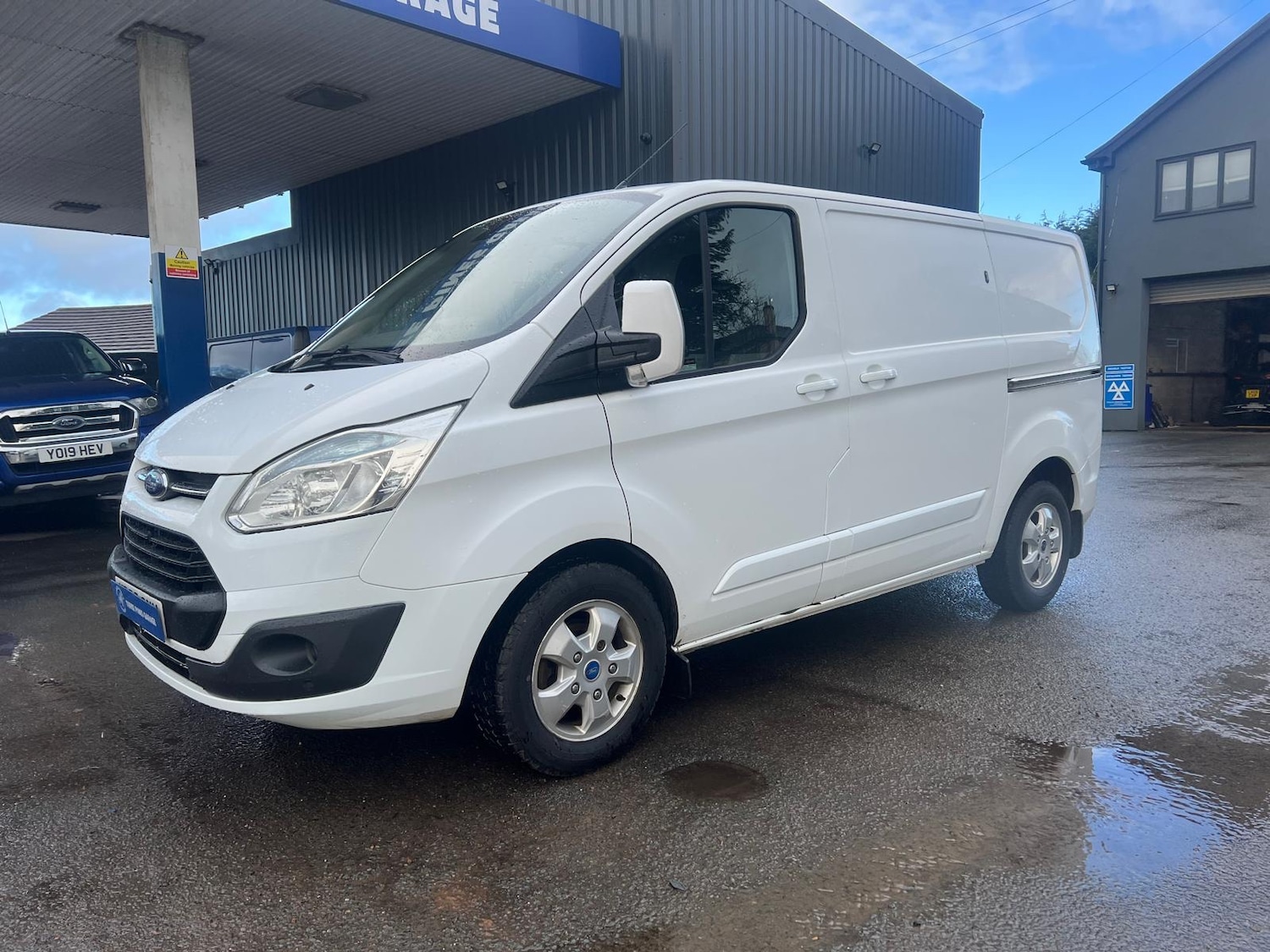 Used Ford Transit Custom 2015 for sale - 77562637: Photo 2