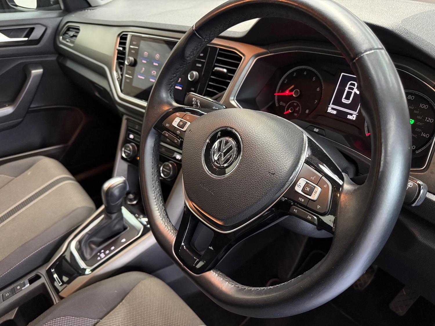 Used Volkswagen T-Roc 2020 for sale - 77098096: Photo 11