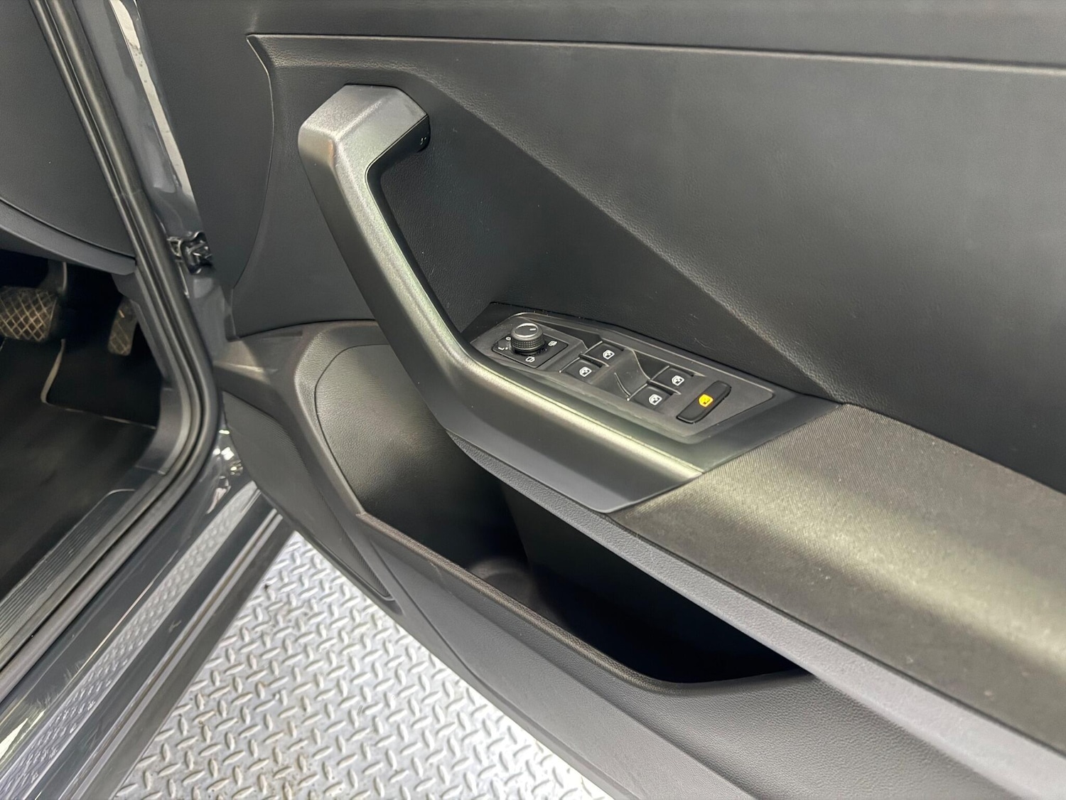 Used Volkswagen T-Roc 2020 for sale - 77098096: Photo 12