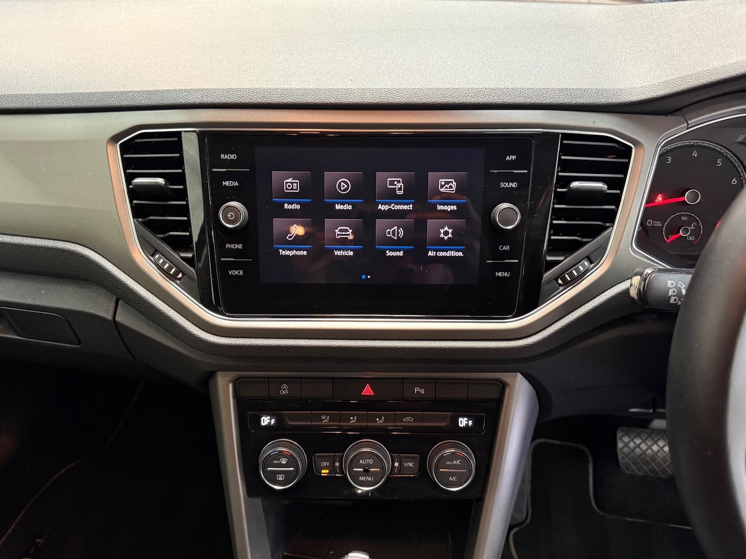 Used Volkswagen T-Roc 2020 for sale - 77098096: Photo 15