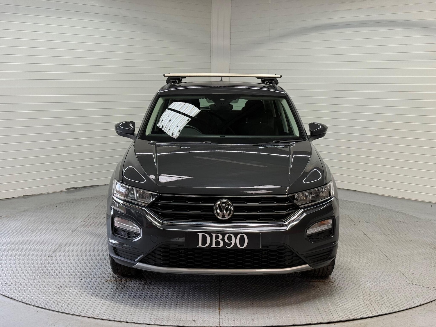 Used Volkswagen T-Roc 2020 for sale - 77098096: Photo 2