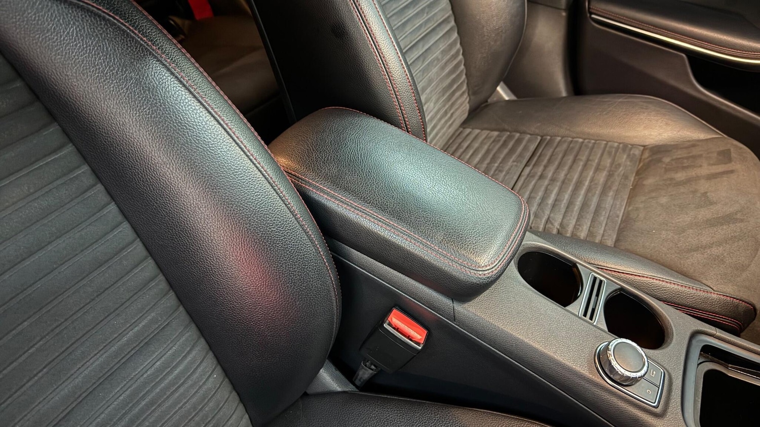 Used Mercedes-Benz A-Class 2013 for sale - 76918566: Photo 32