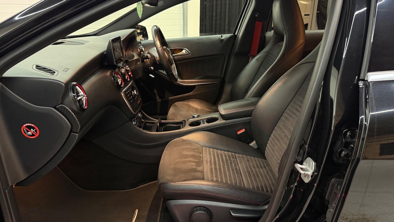 Used Mercedes-Benz A-Class 2013 for sale - 76918566: Photo 43