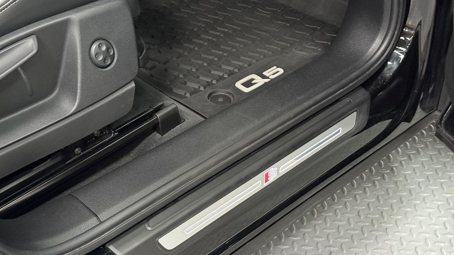 Used Audi Q5 2020 for sale - 75941171: Photo 26