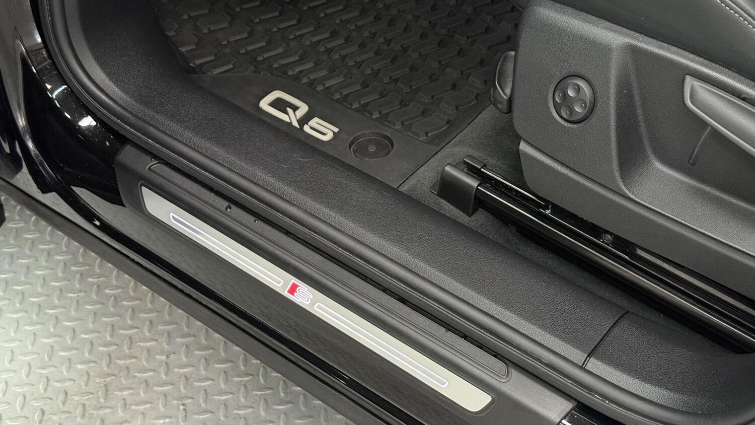 Used Audi Q5 2020 for sale - 75941171: Photo 53