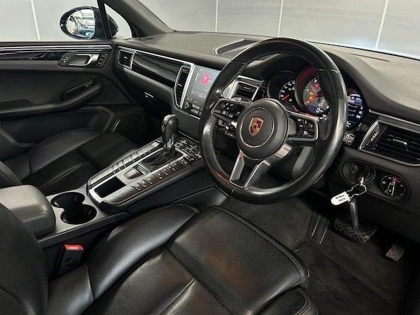 Used Porsche Macan 2017 for sale - 76189355: Photo 12