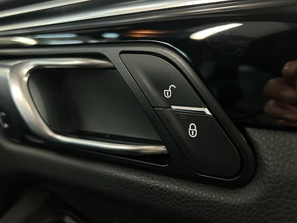 Used Porsche Macan 2017 for sale - 76189355: Photo 20