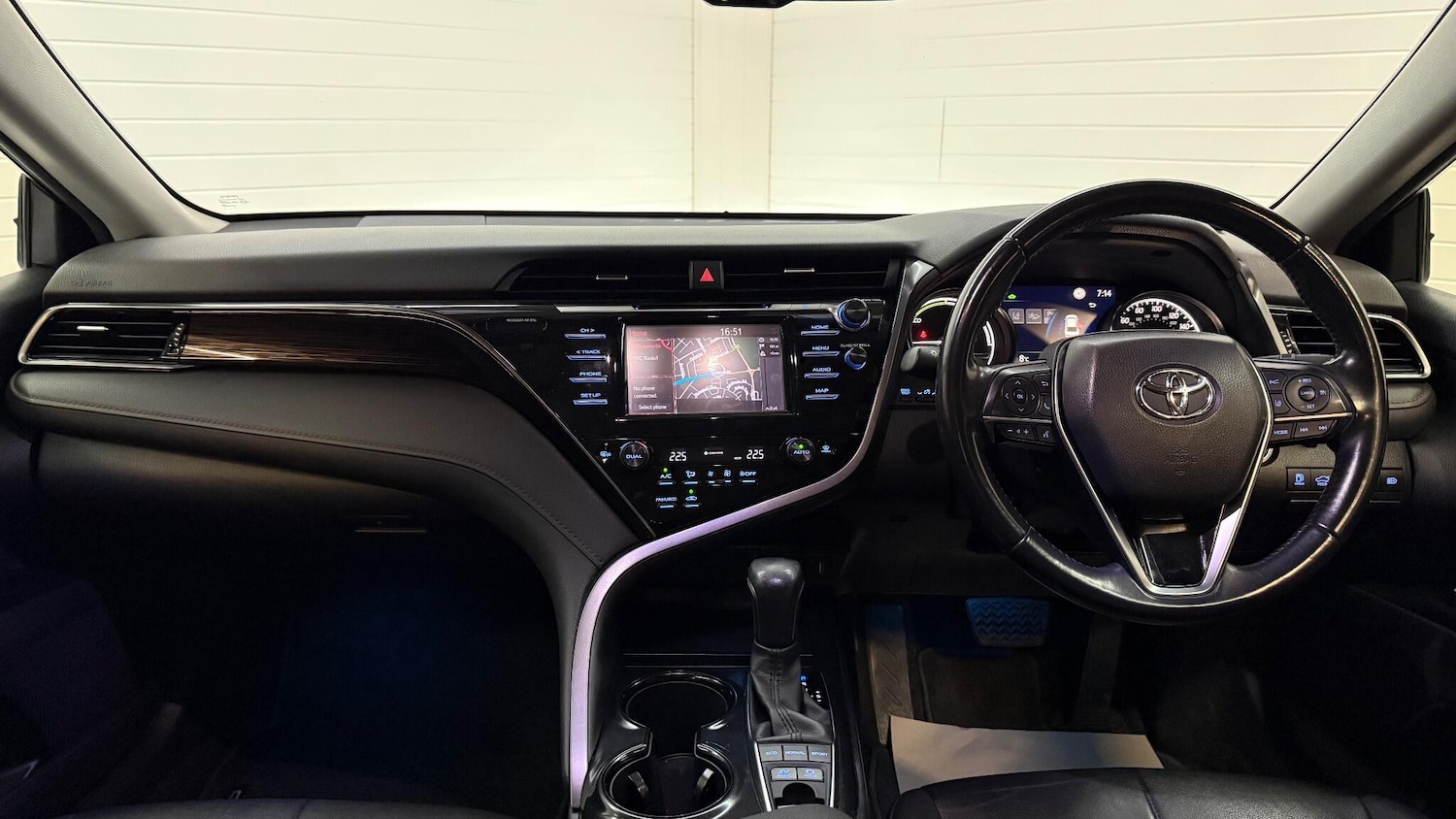 Used Toyota Camry 2021 for sale - 77015407: Photo 2