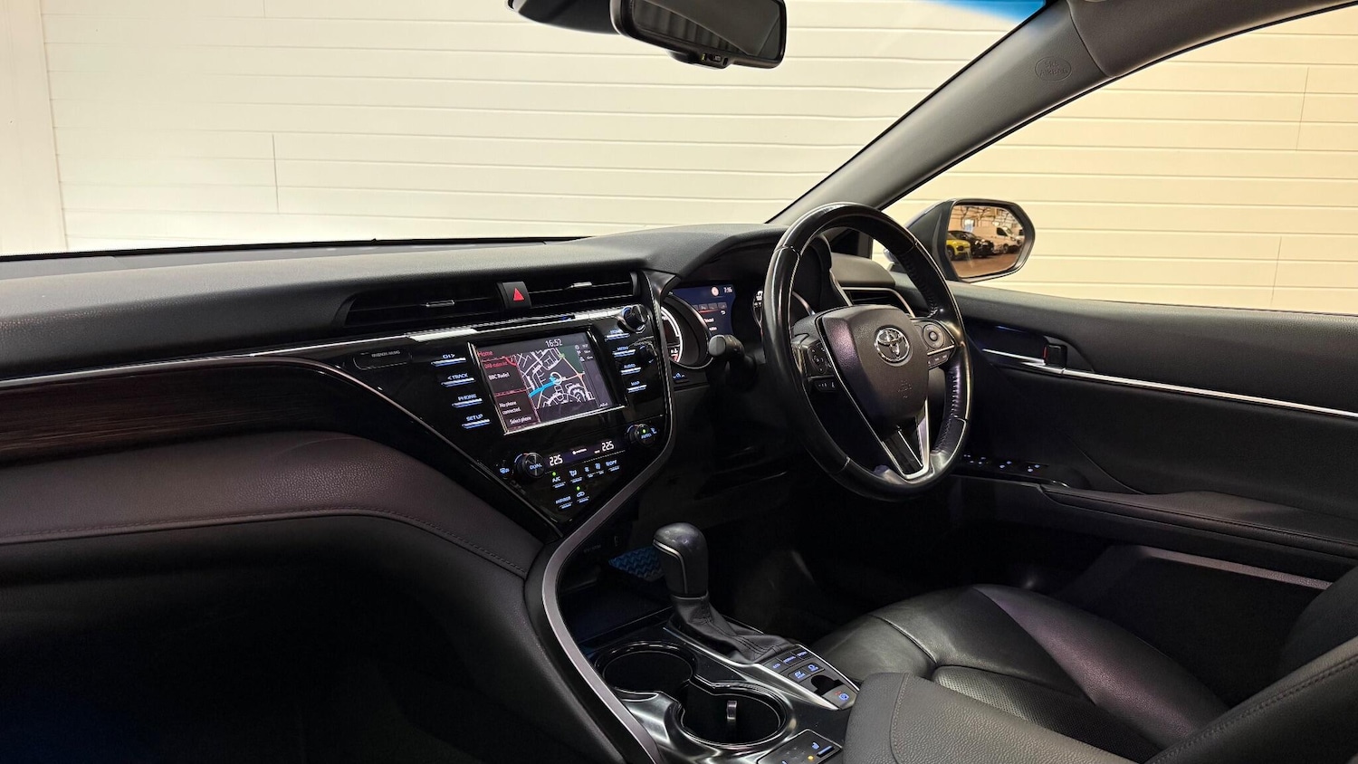 Used Toyota Camry 2021 for sale - 77015407: Photo 46