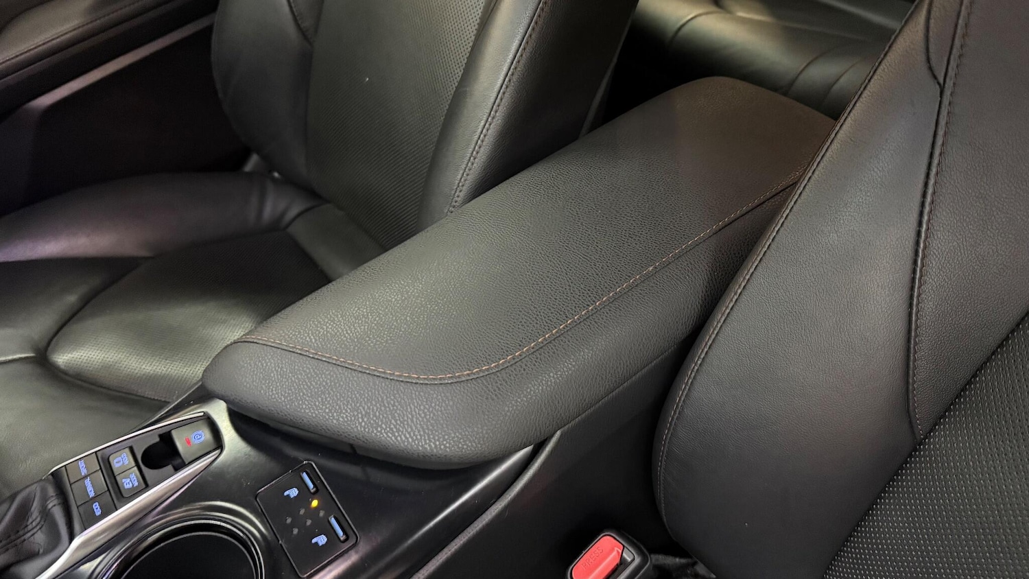 Used Toyota Camry 2021 for sale - 77015407: Photo 50