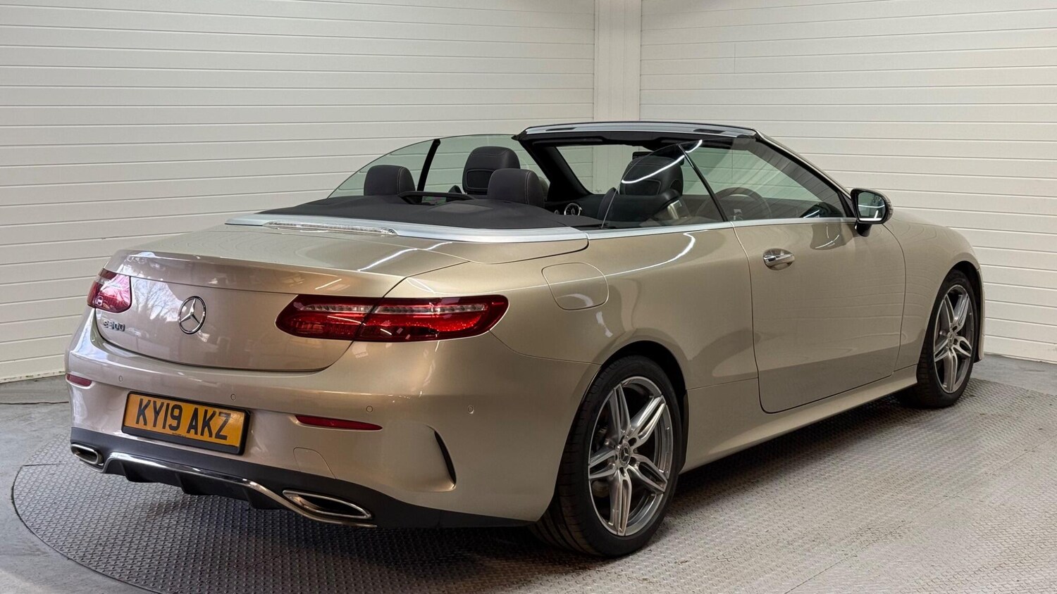 Used Mercedes-Benz E Class for sale - 77657529: Photo 10