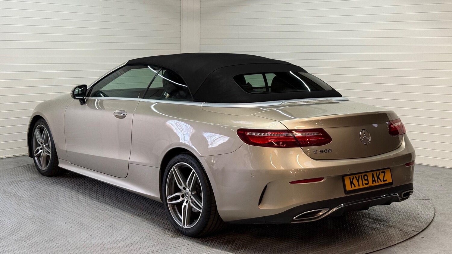 Used Mercedes-Benz E Class for sale - 77657529: Photo 17