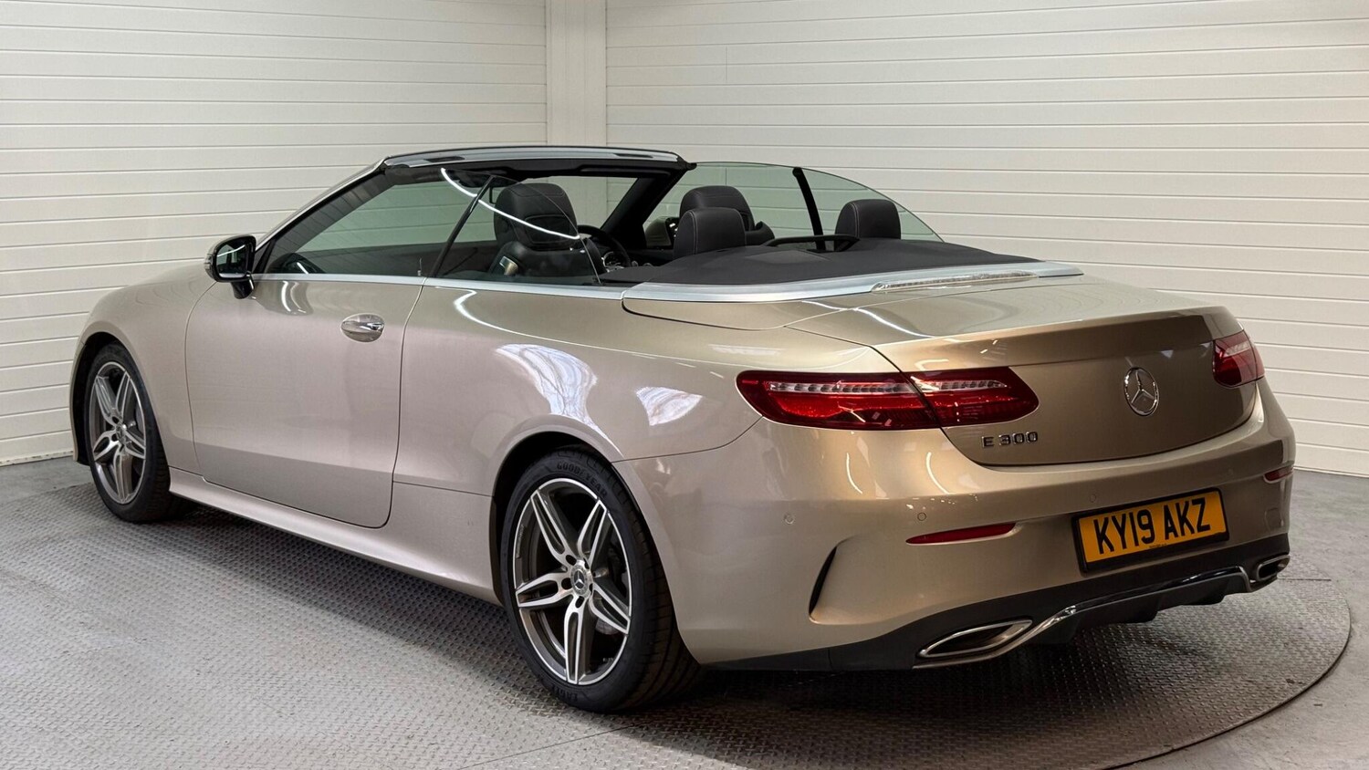 Used Mercedes-Benz E Class for sale - 77657529: Photo 8