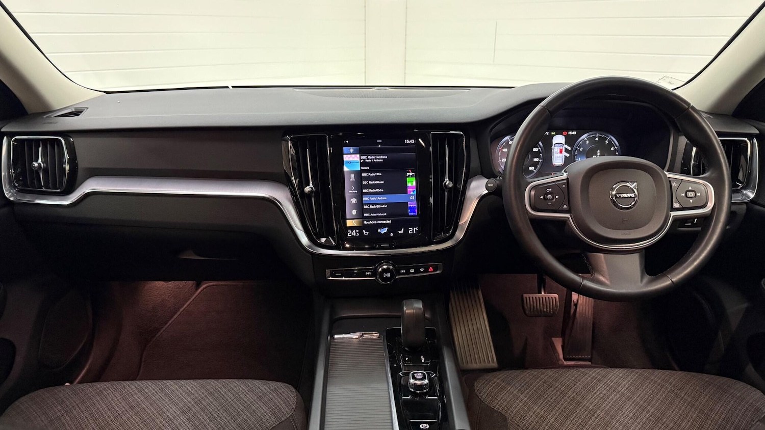 Used Volvo V60 2021 for sale - 77611466: Photo 2