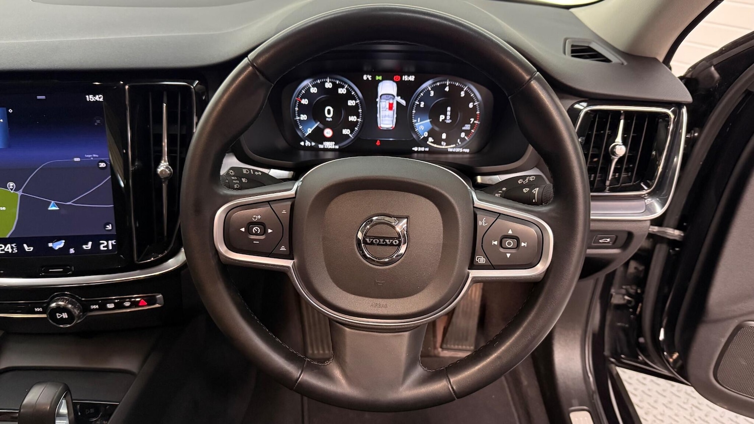 Used Volvo V60 2021 for sale - 77611466: Photo 31