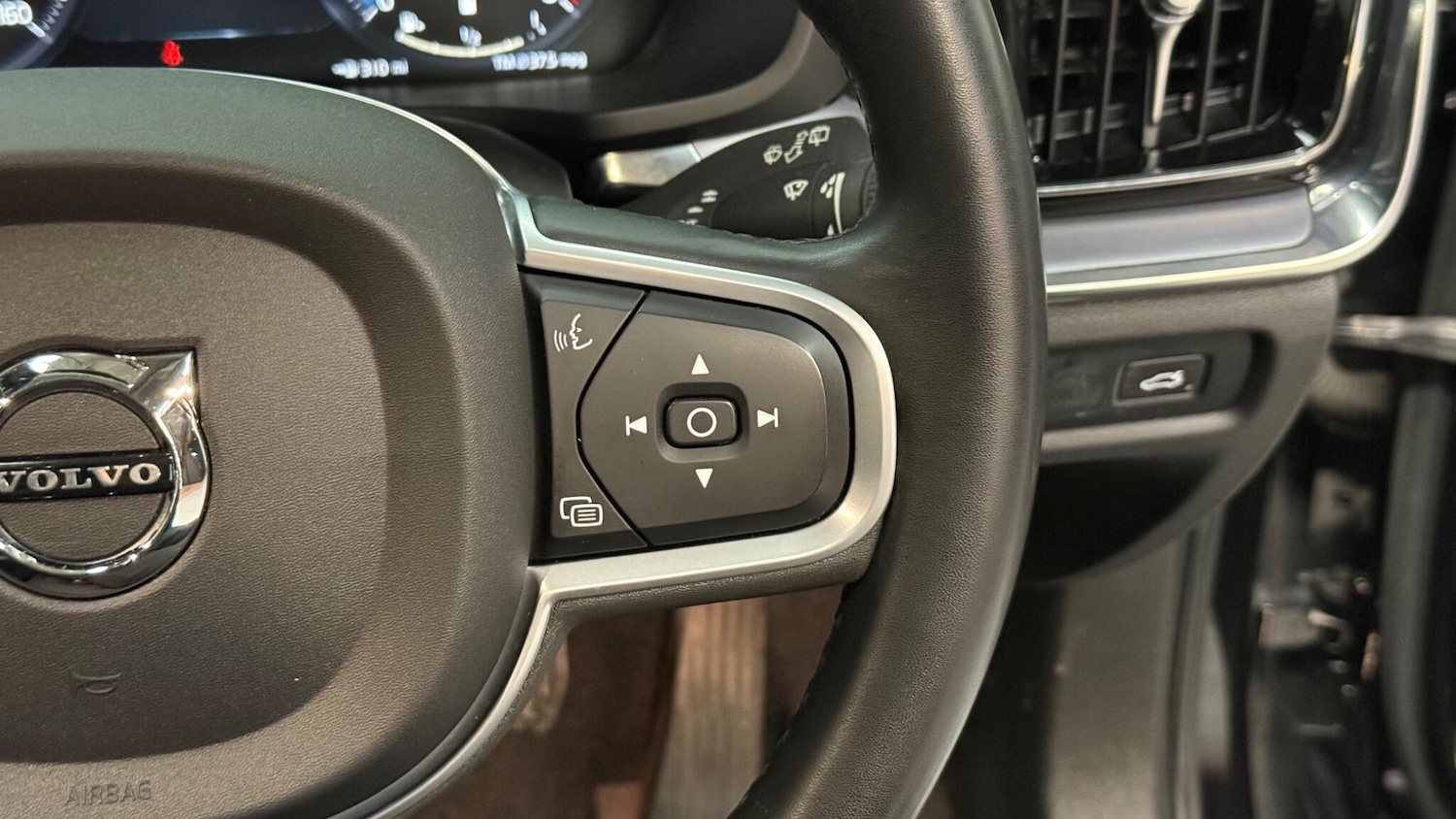 Used Volvo V60 2021 for sale - 77611466: Photo 36