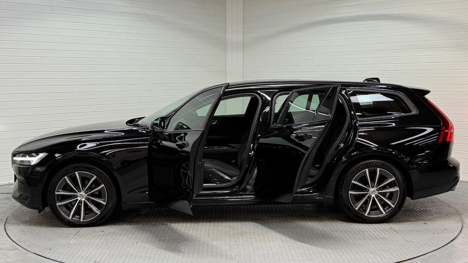 Used Volvo V60 2021 for sale - 77611466: Photo 8