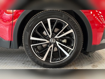 Used Toyota C-HR 2024 for sale - 79061318: Photo
