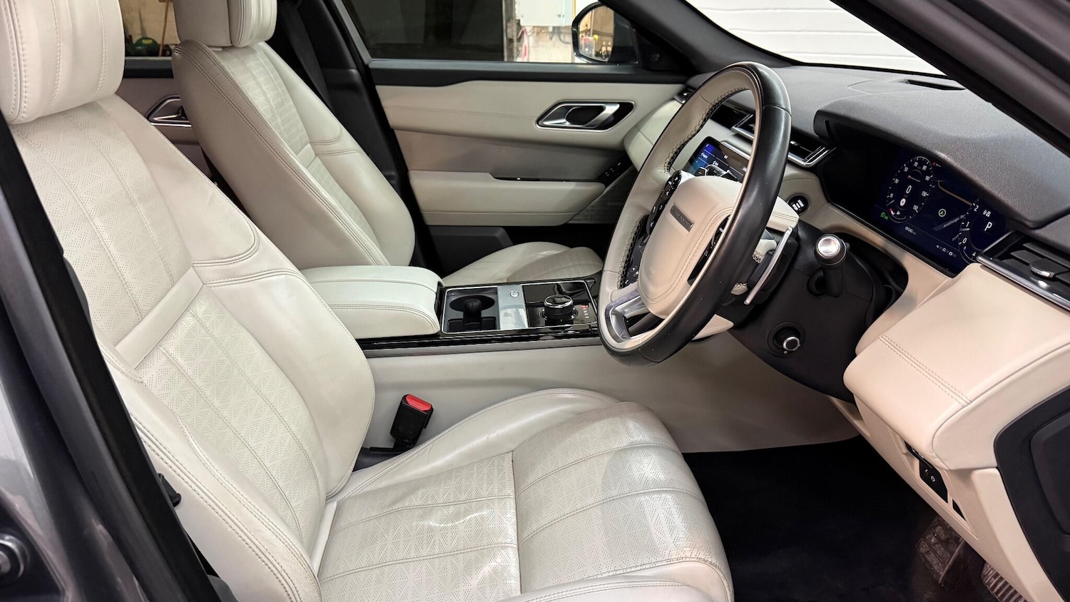 Used Land Rover Range Rover Velar 2019 for sale - 76989109: Photo 27