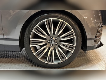 Used Land Rover Range Rover Velar 2019 for sale - 76989109: Photo