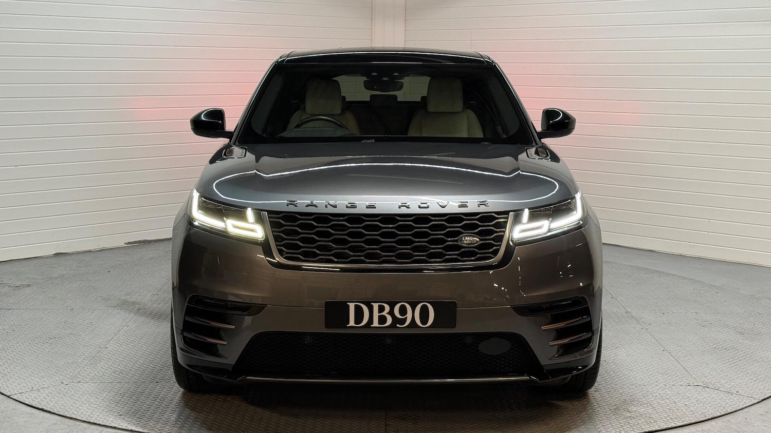 Used Land Rover Range Rover Velar 2019 for sale - 76989109: Photo 4