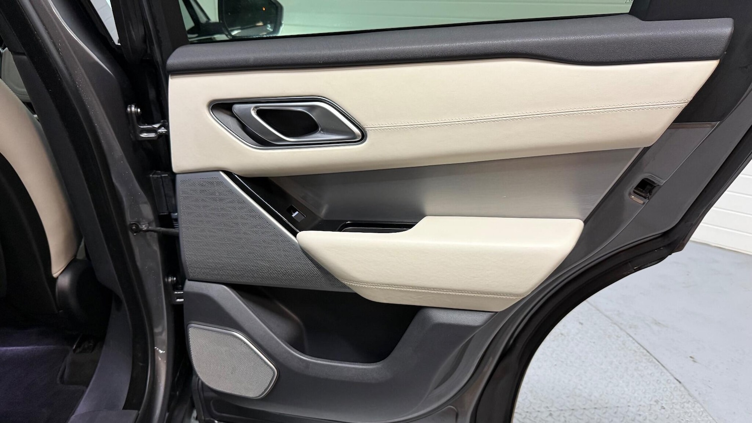 Used Land Rover Range Rover Velar 2019 for sale - 76989109: Photo 44