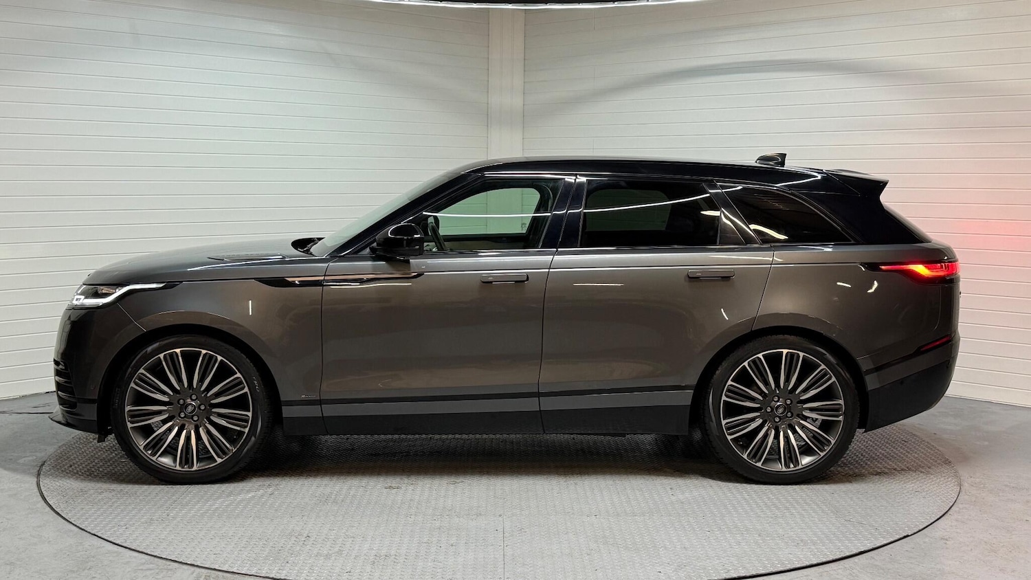 Used Land Rover Range Rover Velar 2019 for sale - 76989109: Photo 6