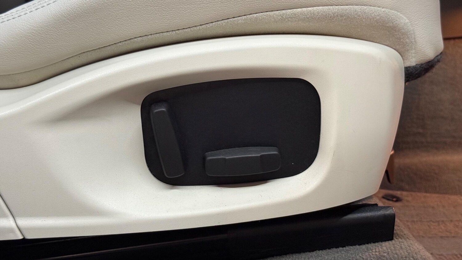 Used Jaguar F-Pace 2018 for sale - 76370353: Photo 27