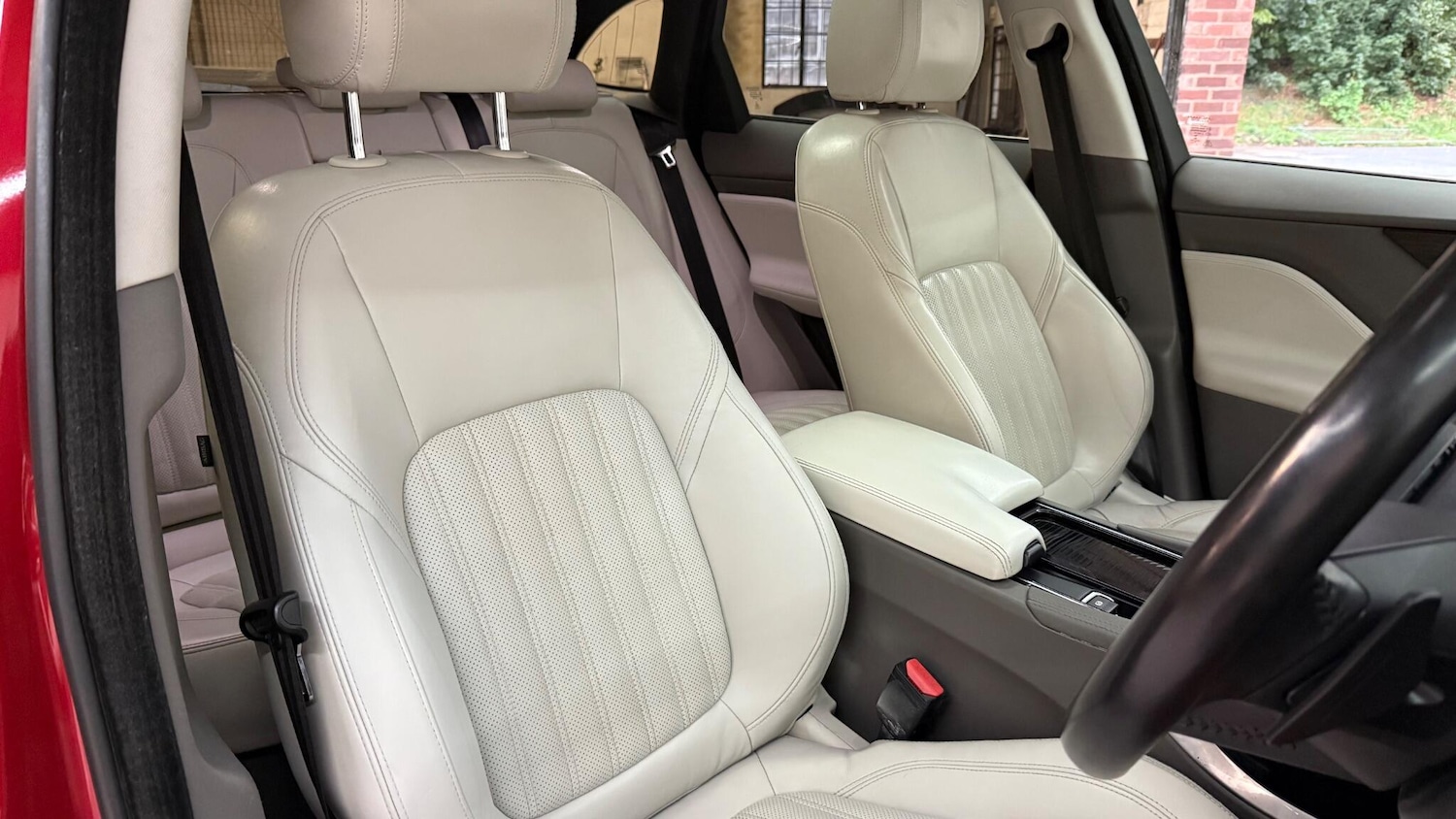 Used Jaguar F-Pace 2018 for sale - 76370353: Photo 29