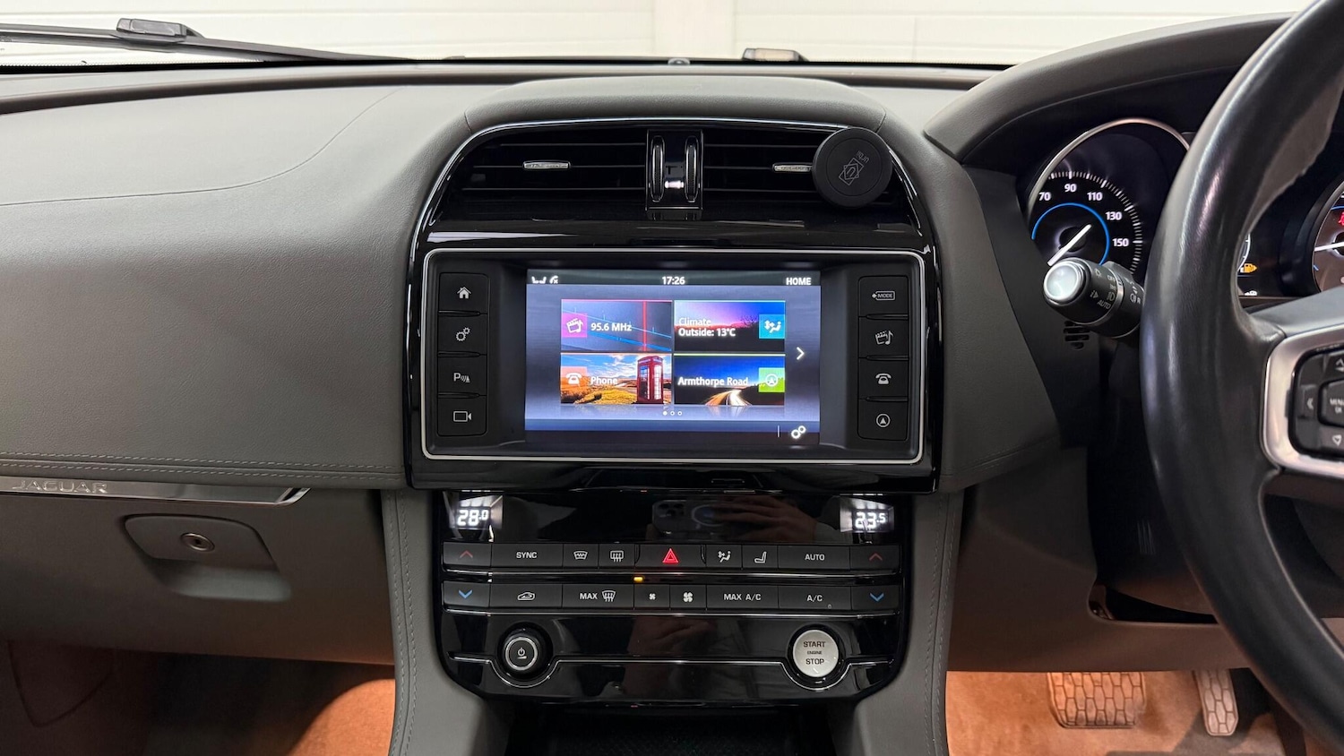Used Jaguar F-Pace 2018 for sale - 76370353: Photo 38
