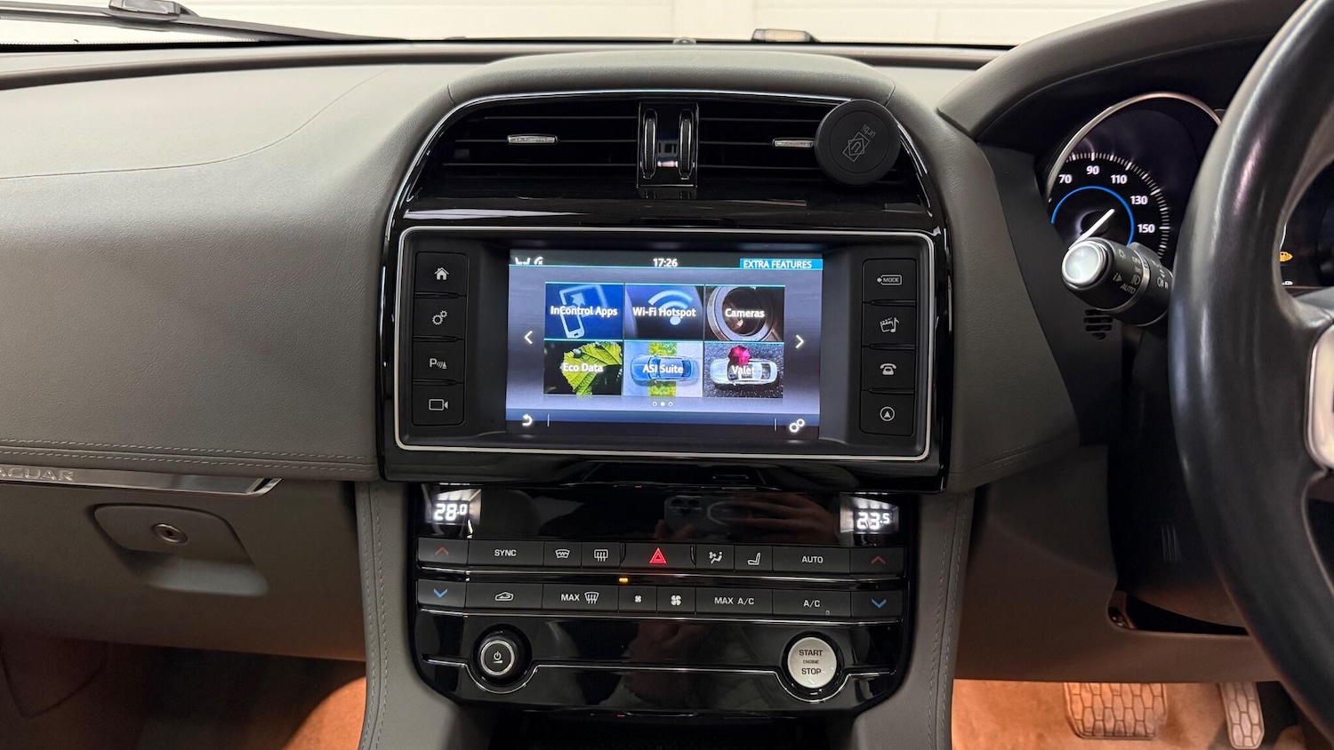 Used Jaguar F-Pace 2018 for sale - 76370353: Photo 40
