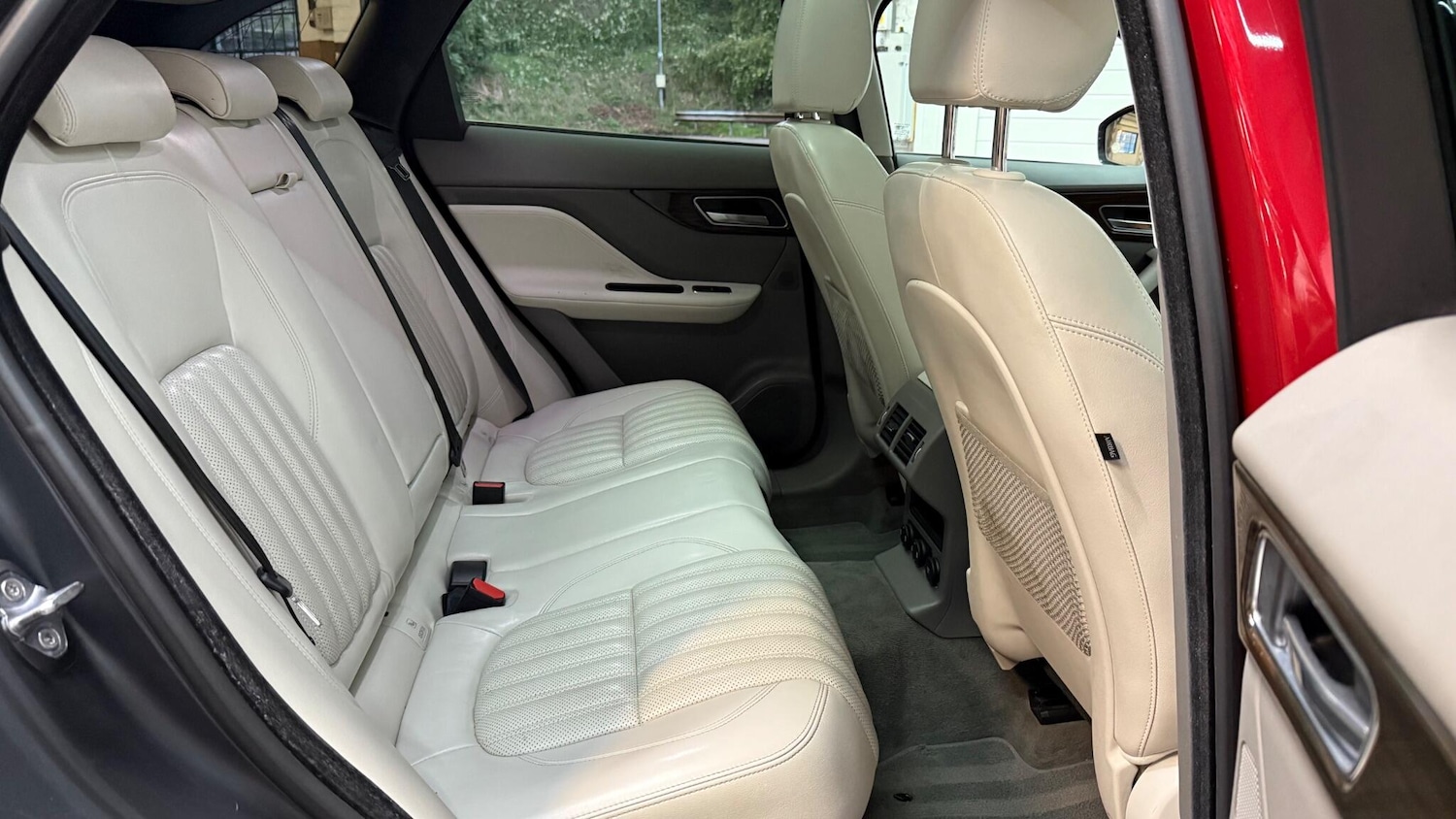 Used Jaguar F-Pace 2018 for sale - 76370353: Photo 46